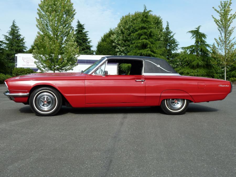  Ford Thunderbird Town Landau Coupe 1966 года  (фото 11 из 21)